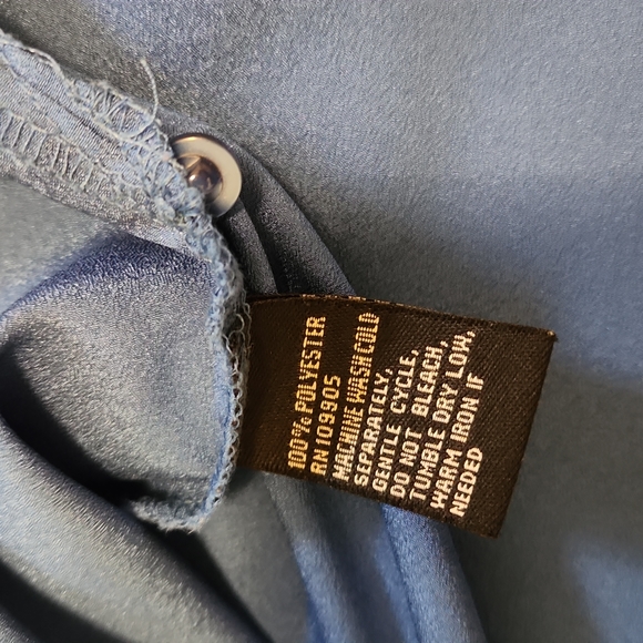 🦋 Adorable blue blouse 🦋 - Picture 10 of 11